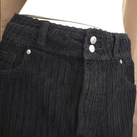 BDG Urban Outfitters NEW YORK MINUTE CORDUROY Women's Mini Skirt - Size: Medium - Picture 2 of 8